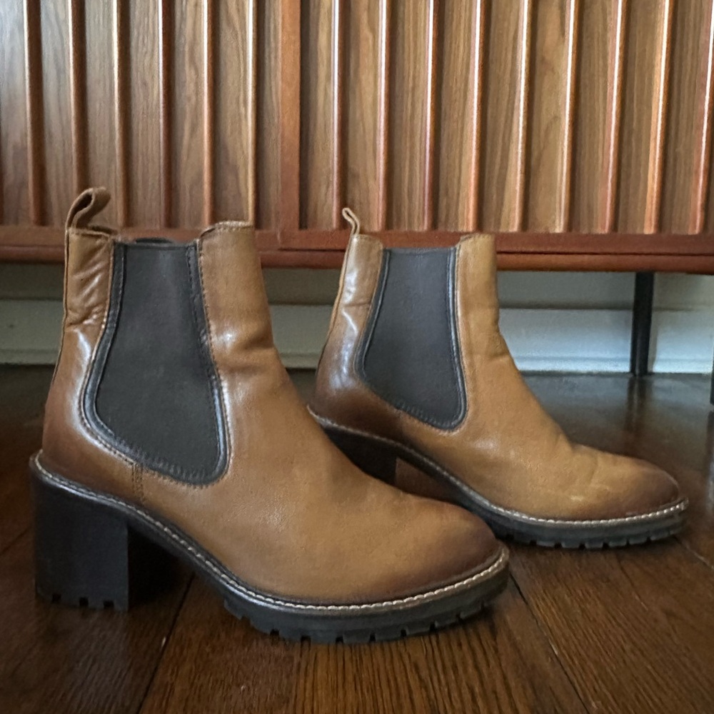 Thursday Boots - Size 5 - Women’s Chelsea Knockout Boots - Like New